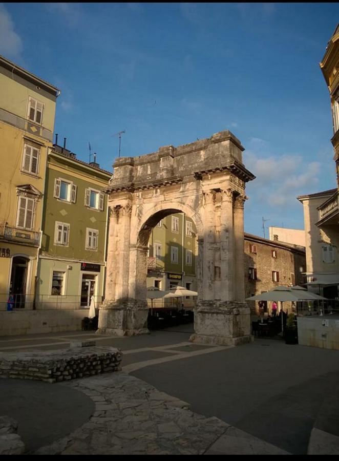 Studio Apartment City With Free Parking Pula Exteriér fotografie