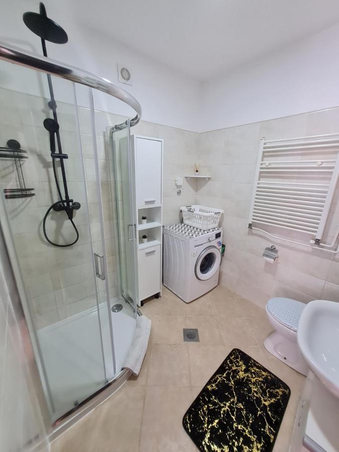 Studio Apartment City With Free Parking Pula Exteriér fotografie