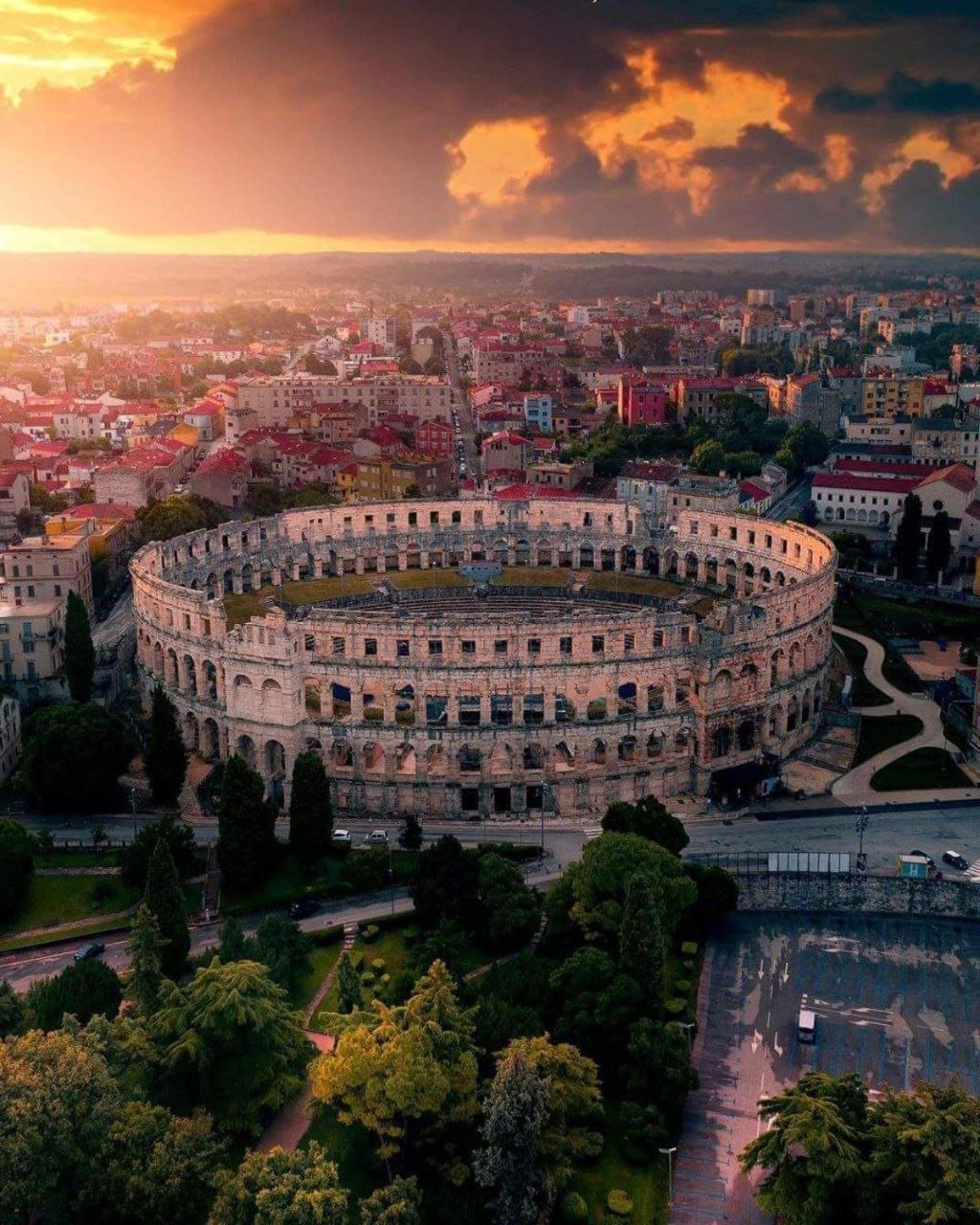 Studio Apartment City With Free Parking Pula Exteriér fotografie